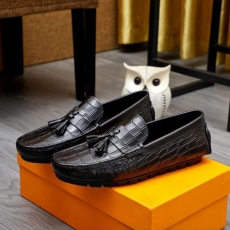 Louis Vuitton Low Shoes